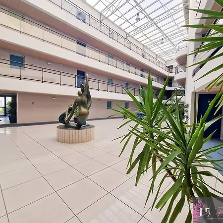 Grand Duplex Avec Terrasse Et Piscine - Fr-1-825-62 Apartment La Rochelle (Charente-Maritime)